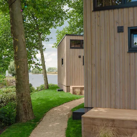 Tiny River House Chalet