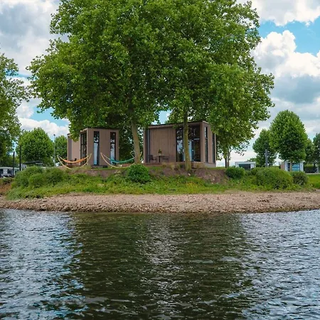 Chalet Tiny River House Maurik