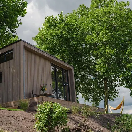 Chalet Tiny River House Maurik